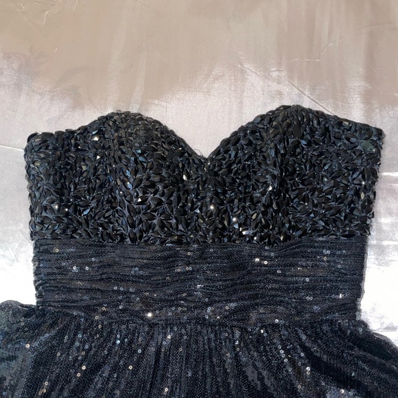 Very cute black strap less sparkly dress - Picture 3 of 14